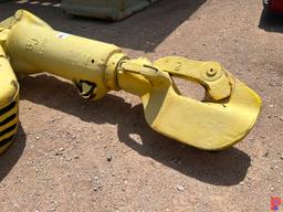 BREWSTER 200 TON TRAVELING BLOCK W/ BJ HOOK