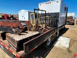 2004 TITAN 25'TRI- AXLE GN DOGHOUSE TRAILER