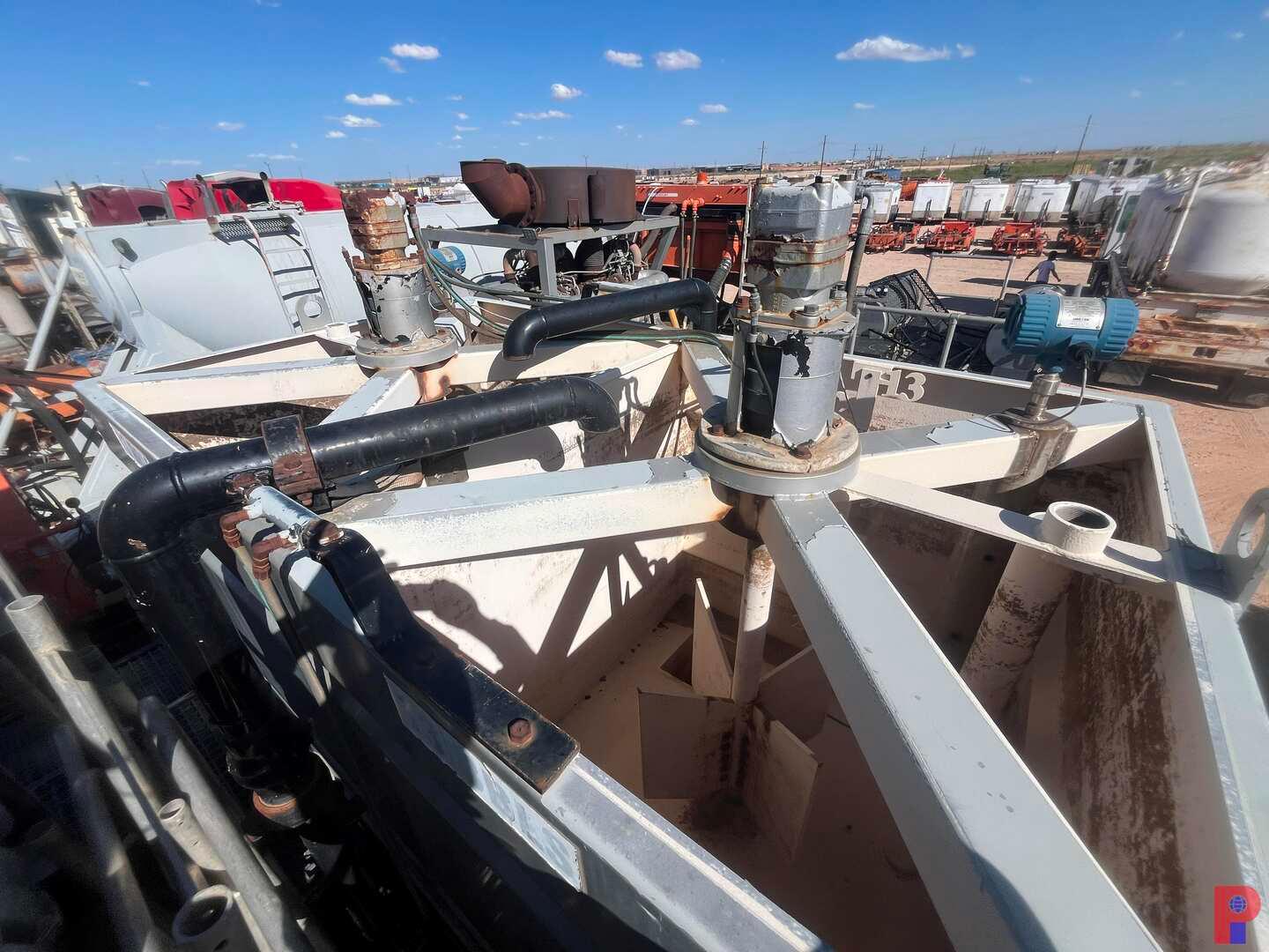 2012 TOTAL EQUIPMENT AND SERVICE 3-AXLE 10K DOUBLE PUMPER TRAILER