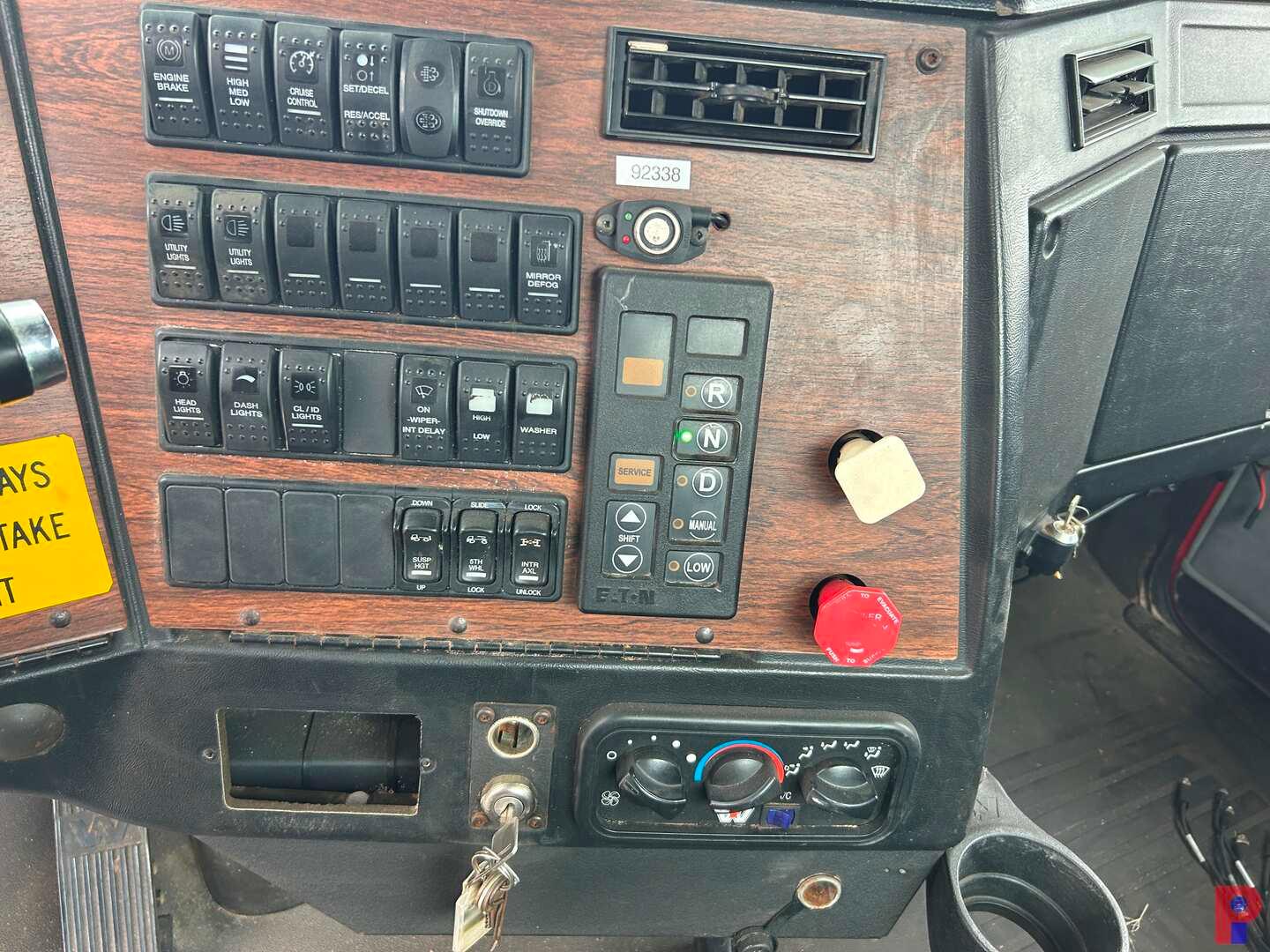 2011 WESTERN STAR 4900 FA T/A VACUUM TRUCK TRACTOR