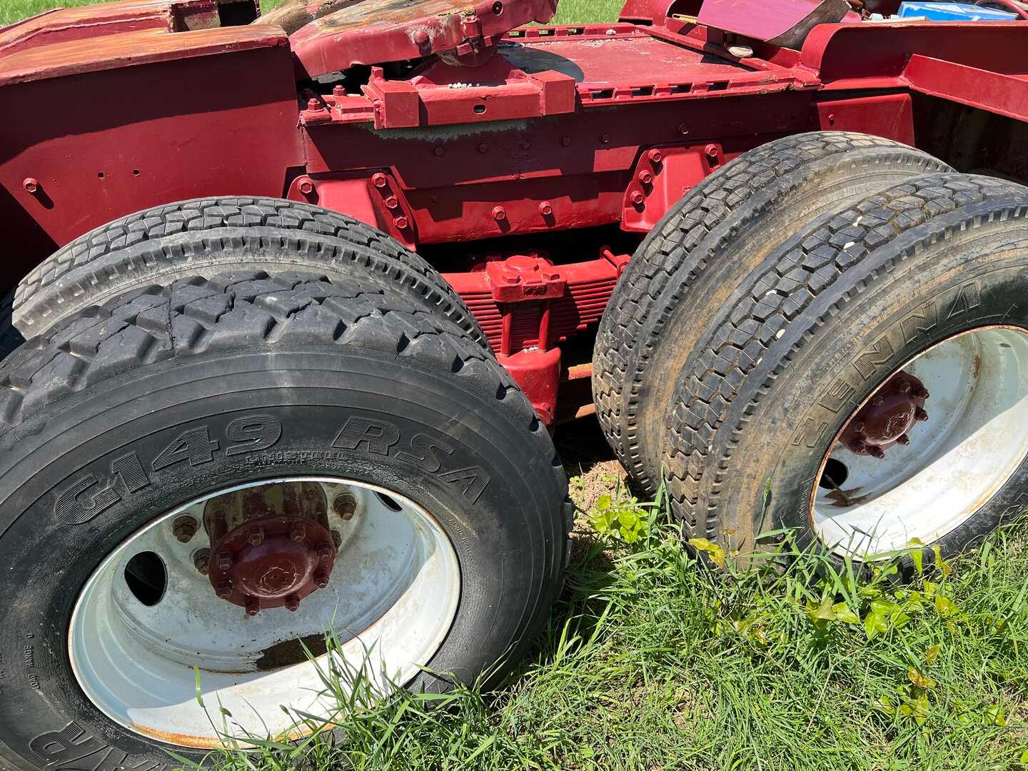 PETERBILT T/A WINCH TRUCK (INOP)