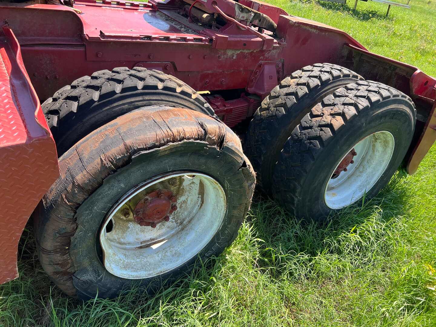 PETERBILT T/A WINCH TRUCK (INOP)