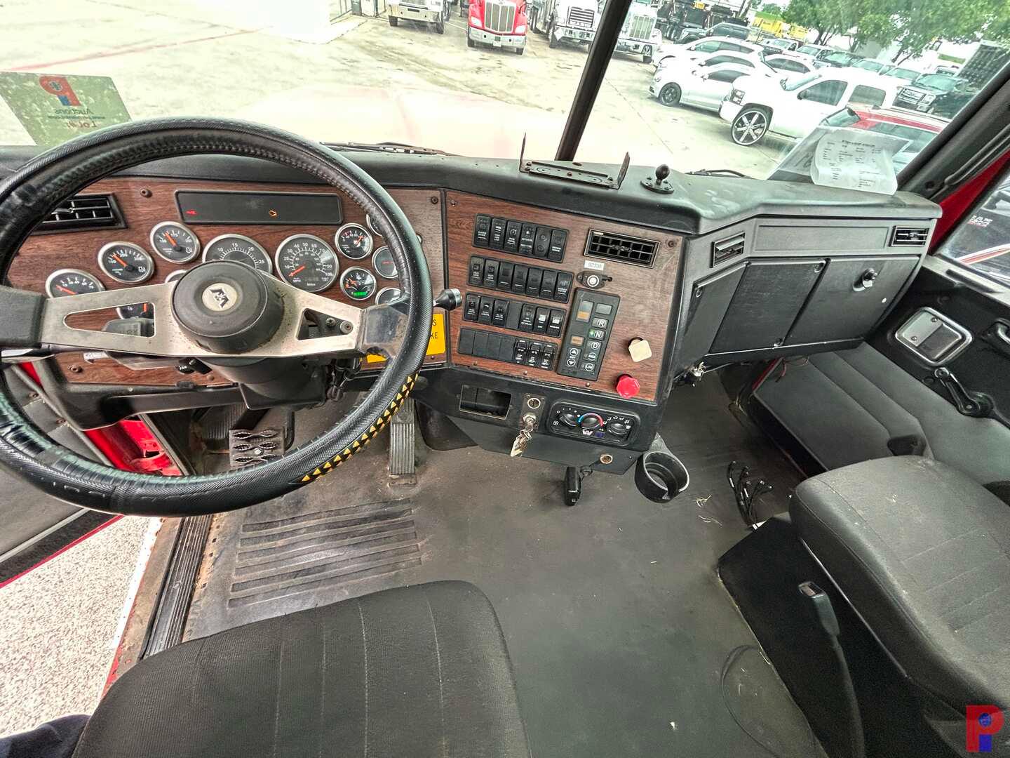 2011 WESTERN STAR 4900 FA T/A VACUUM TRUCK TRACTOR