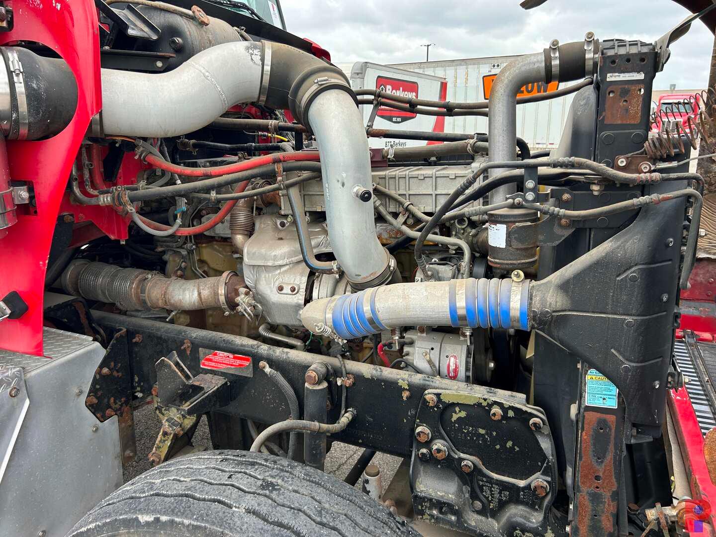 2011 WESTERN STAR 4900 FA T/A VACUUM TRUCK TRACTOR