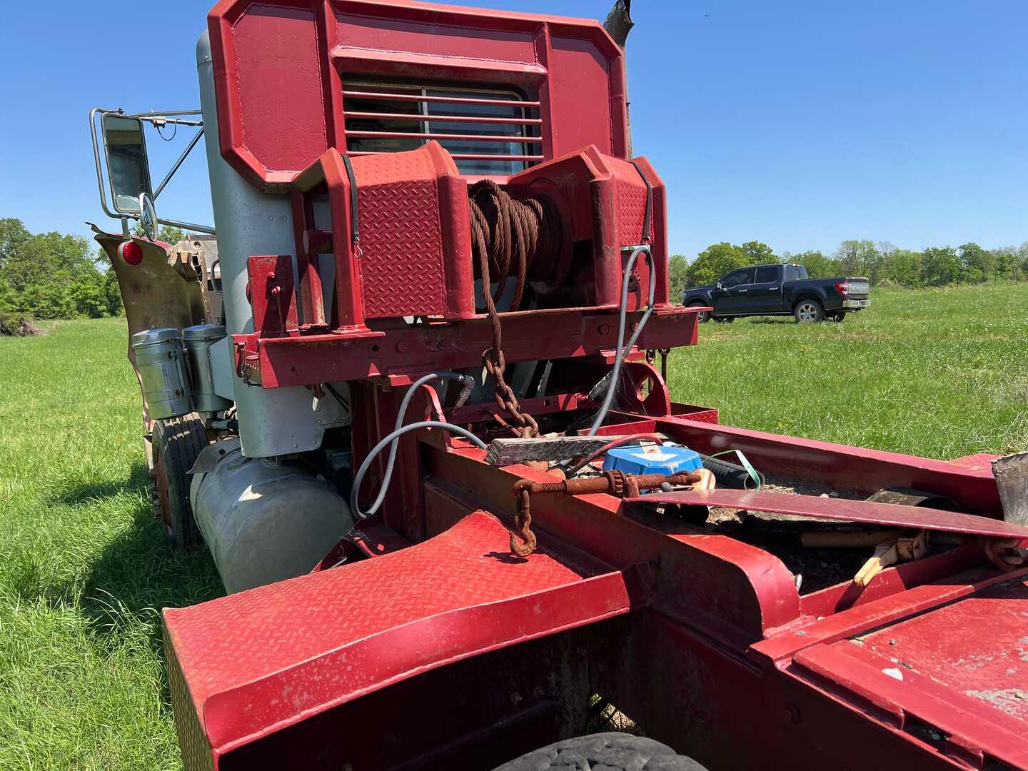 PETERBILT T/A WINCH TRUCK (INOP)