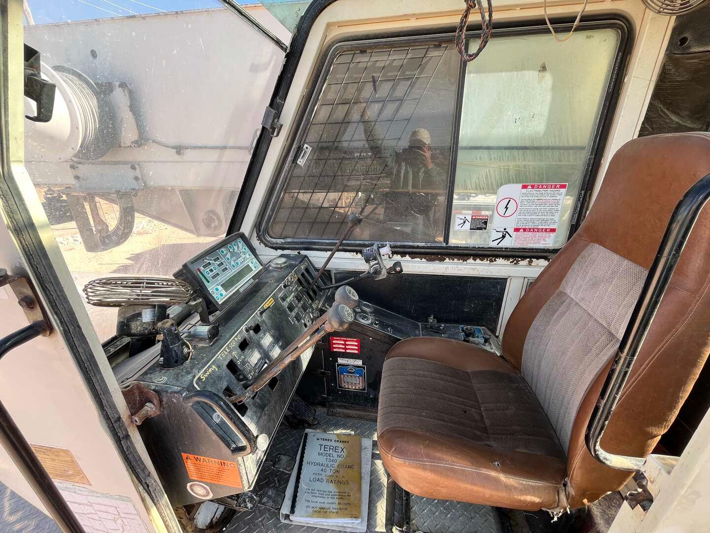 2000 TEREX T340 40 TON CRANE