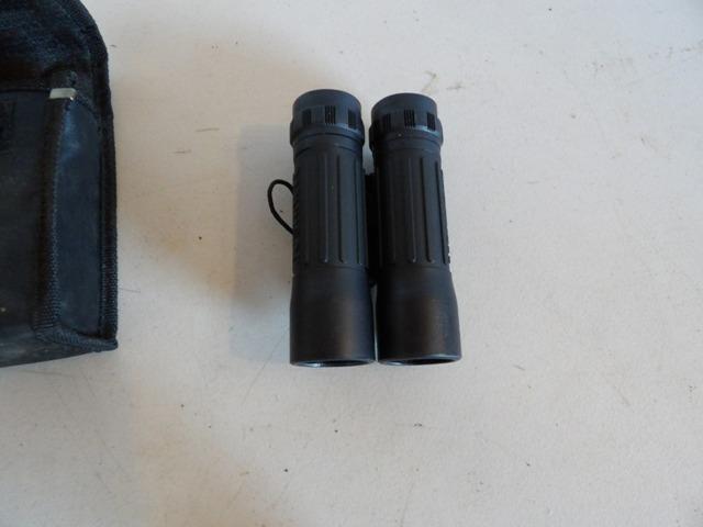Bushnell 10x25 Binoculars w/Case