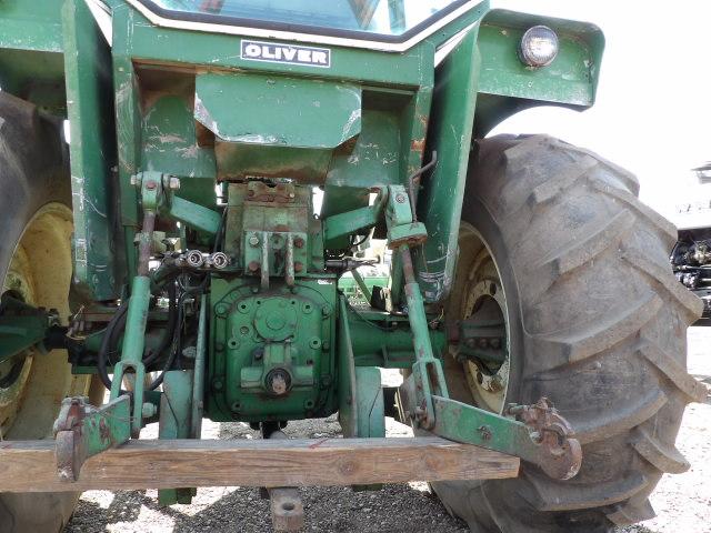 Oliver 1800 w/Year Round Cab