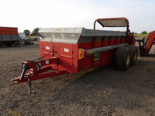 H&S 430 Manure Spreader