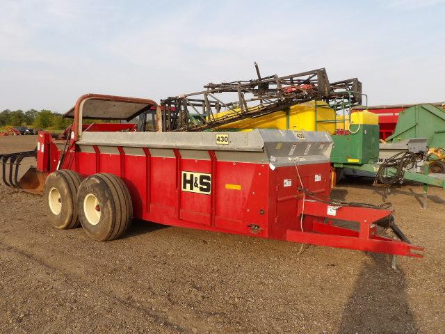 H&S 430 Manure Spreader