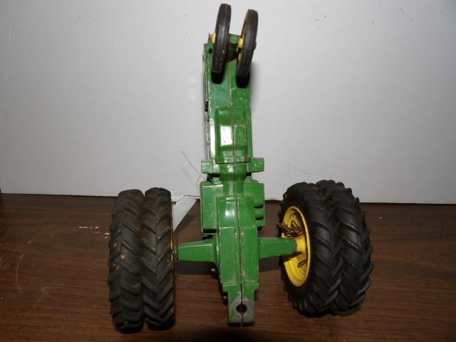JD Tractor w/Duals