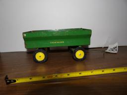 JD Flair Box Wagon