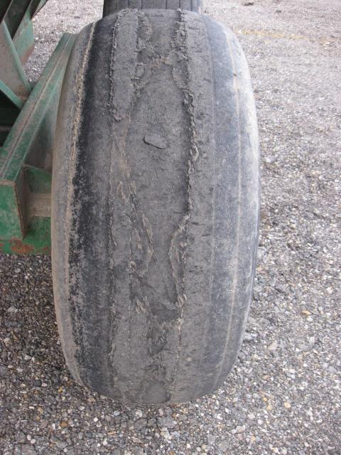 JD 650 Grain Cart