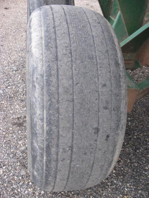 JD 650 Grain Cart
