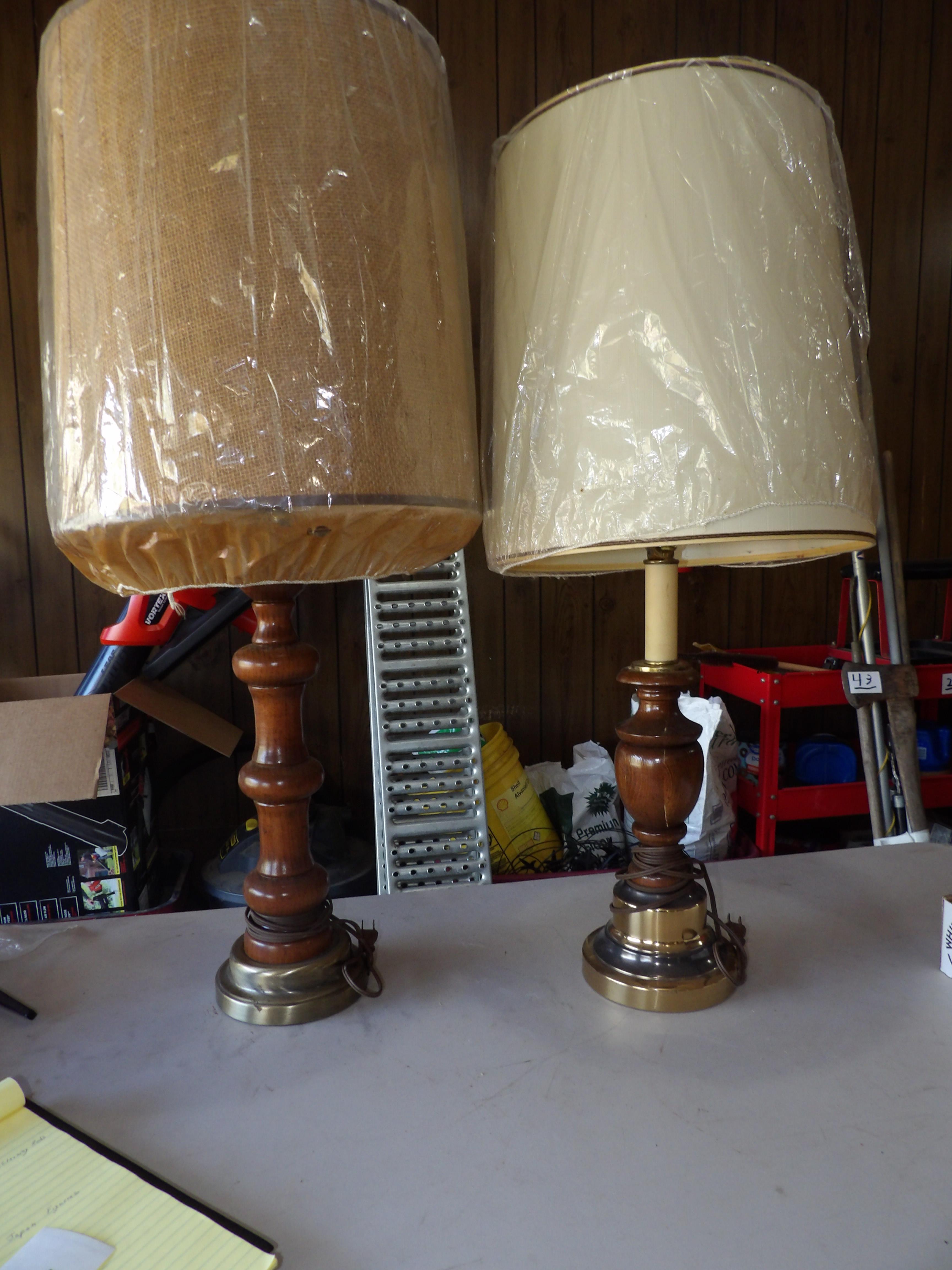2 Lamps