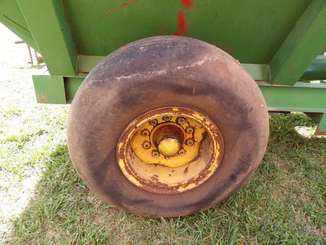 JD 1210A Grain Cart
