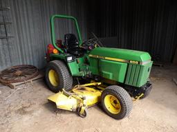 JD 855 Tractor