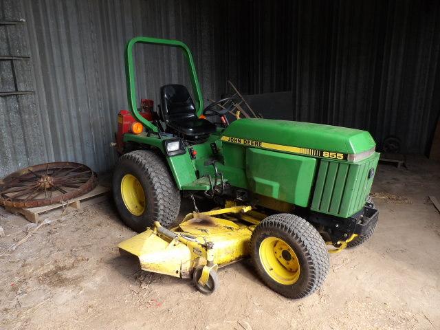 JD 855 Tractor