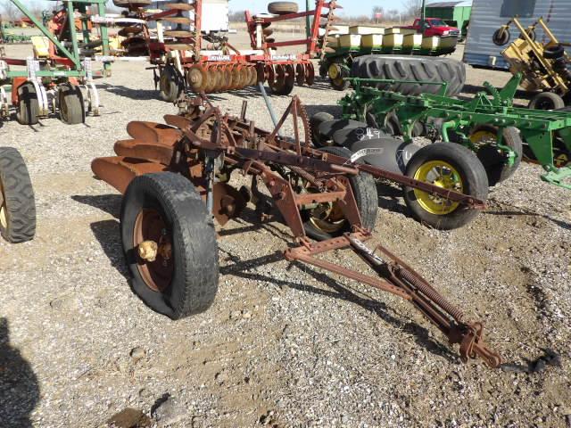 IH #8 3x Pull Plow