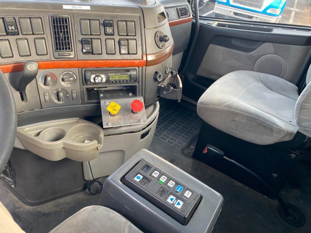 2006 VOLVO VNL TRUCK (VIN: 4V4NC9GH66N447008)