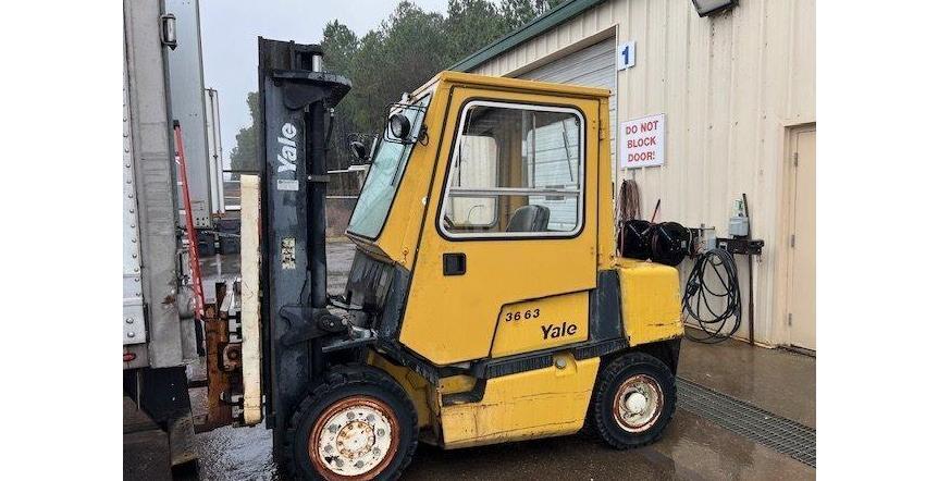 1998 YALE GP8000 Enclosed Solid Tire Forklift