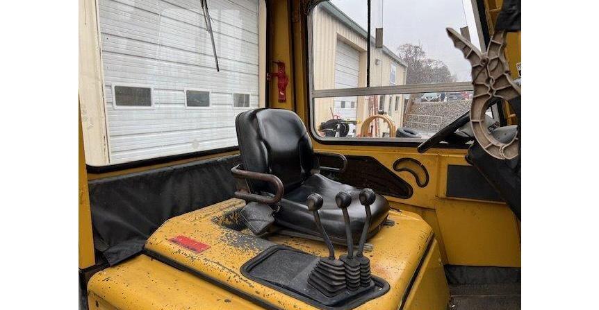 1998 YALE GP8000 Enclosed Solid Tire Forklift