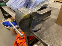 30in X 96in Steel Welding Bench w/ 6in Bench Vise