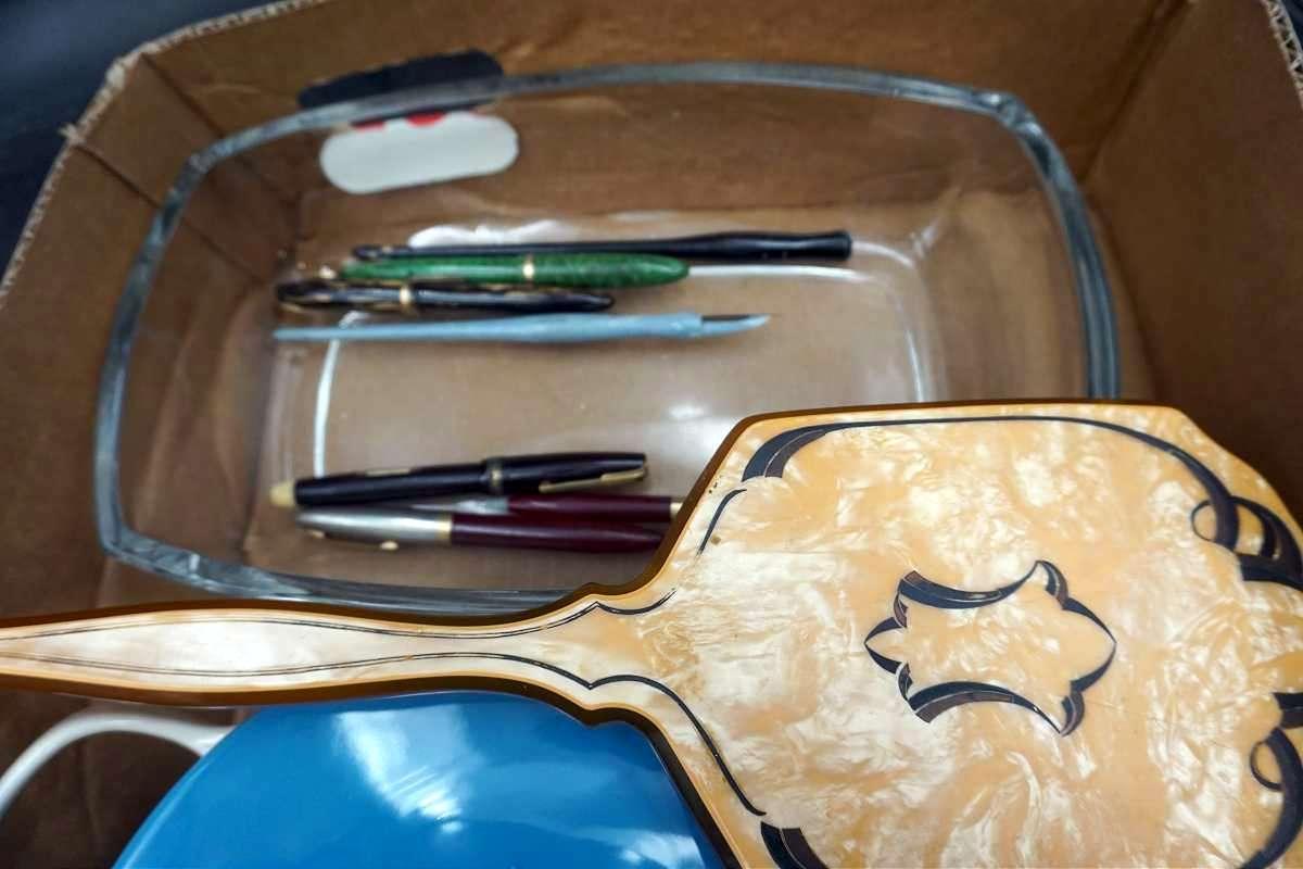 Wolfgang Puck. Pot with lid. Calligraphy pens, mirror