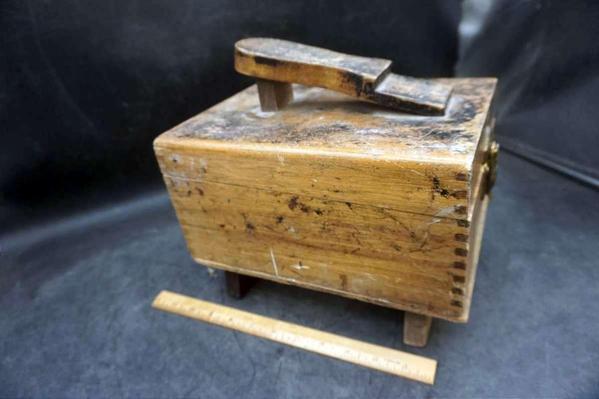 SHoe Shine Box w/ Political Buttons & Pins