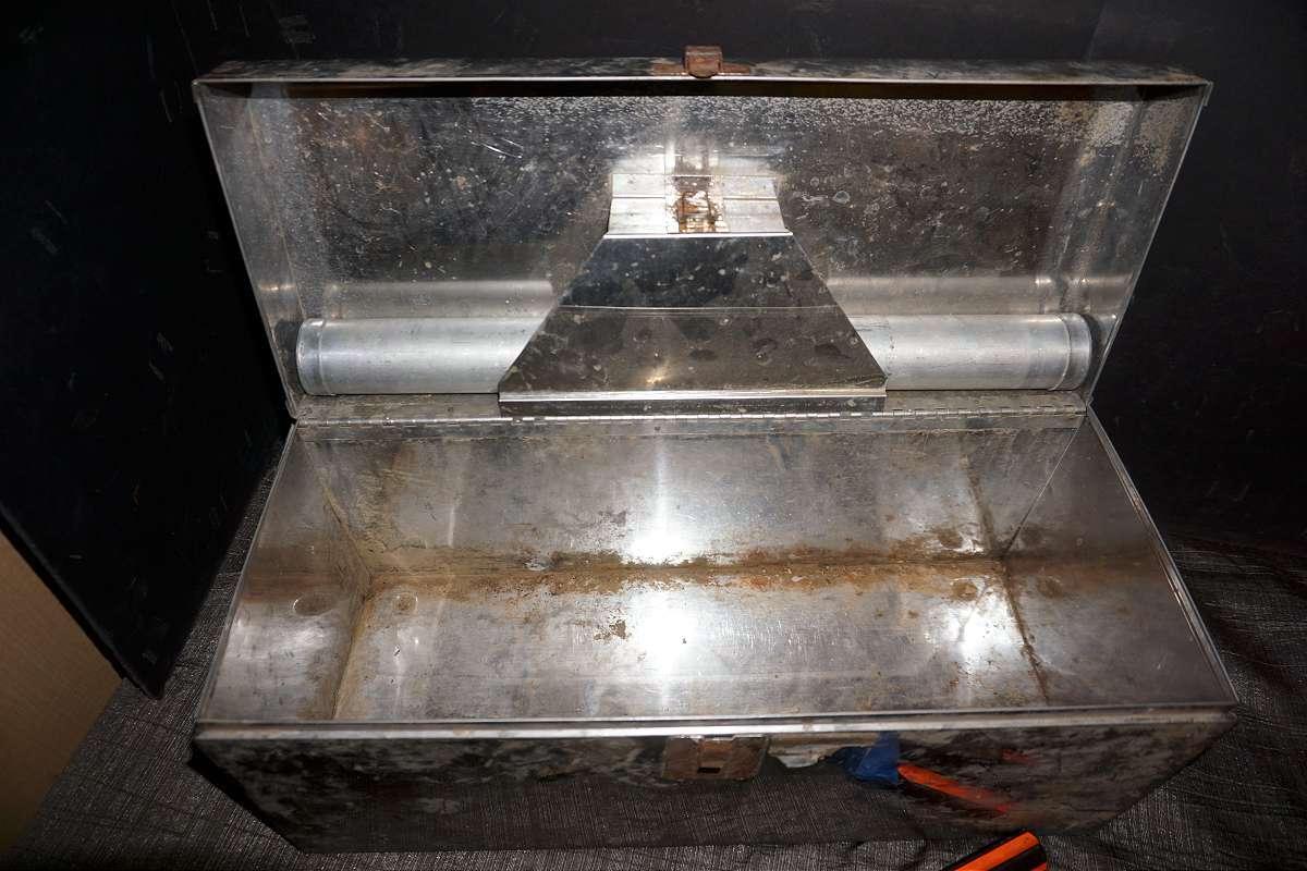 Toolbox with tools.