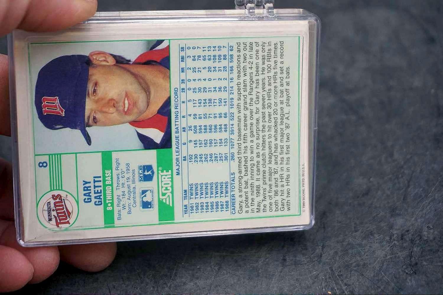 89' Twins Cards