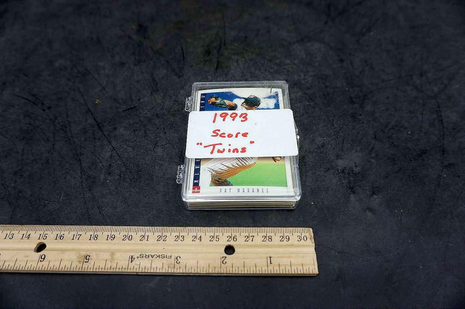 93' Twins Cards
