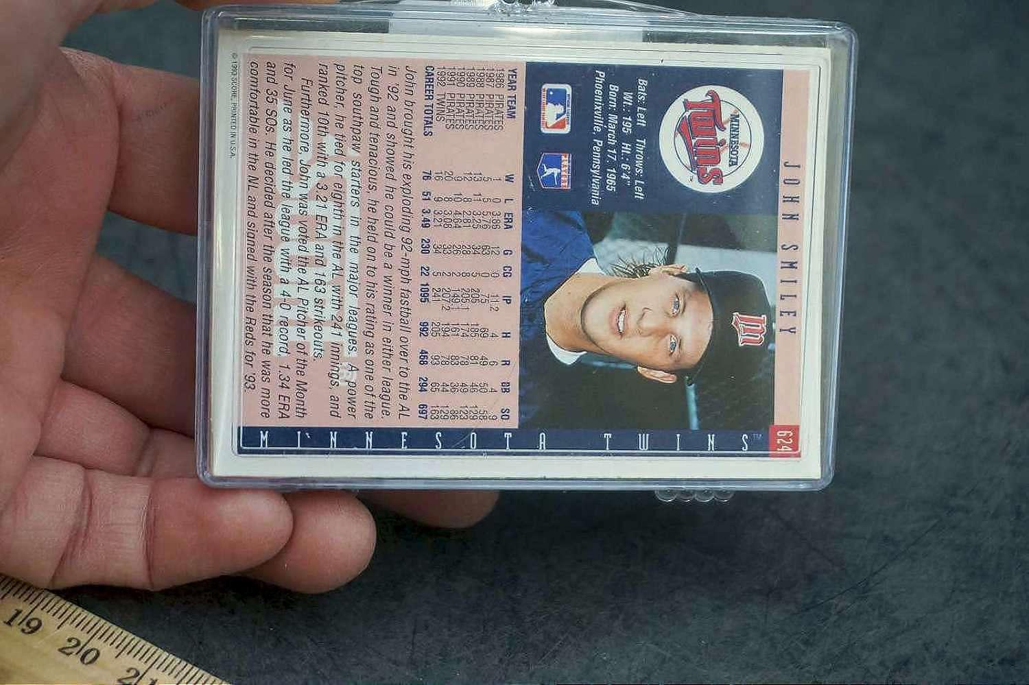 93' Twins Cards