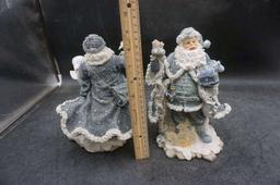 2 Santa Claus Figurines
