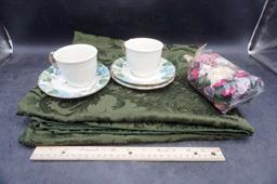 Tablecloth, cup & Saucer