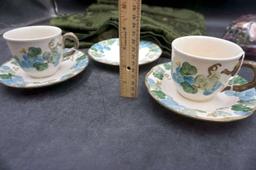 Tablecloth, cup & Saucer