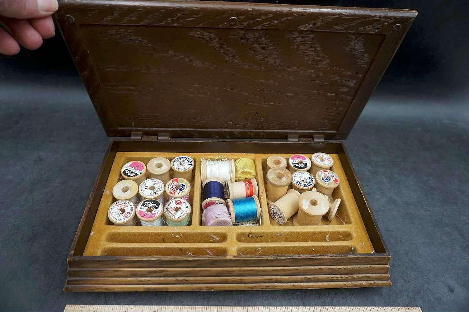 Various Pictures, Wooden Box / Thread