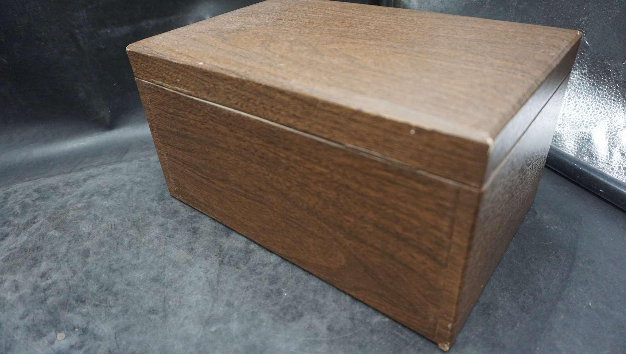 Jewelry Box (Not Wood) W/ Thank You Cards