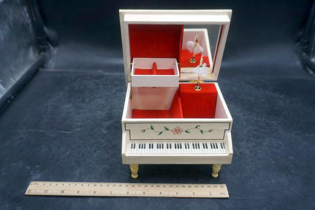 Piano Music & Jewelry Box