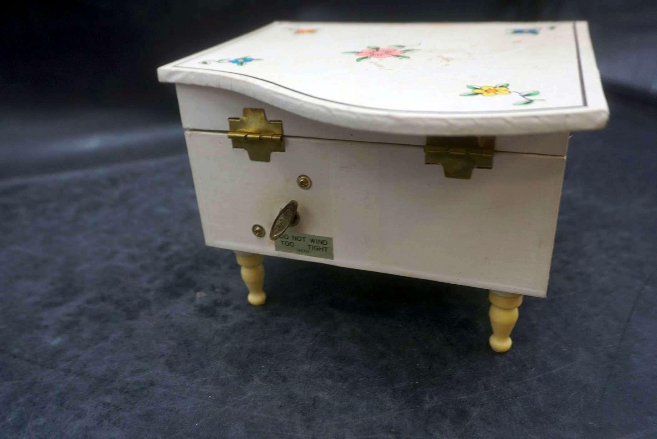 Piano Music & Jewelry Box