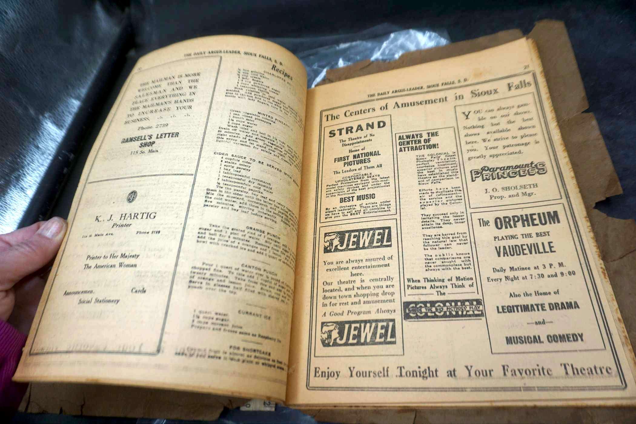 1925 The Daily Argus-Leader Cook Book