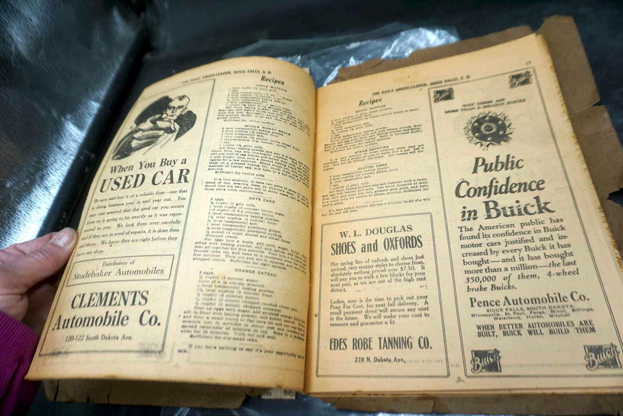 1925 The Daily Argus-Leader Cook Book