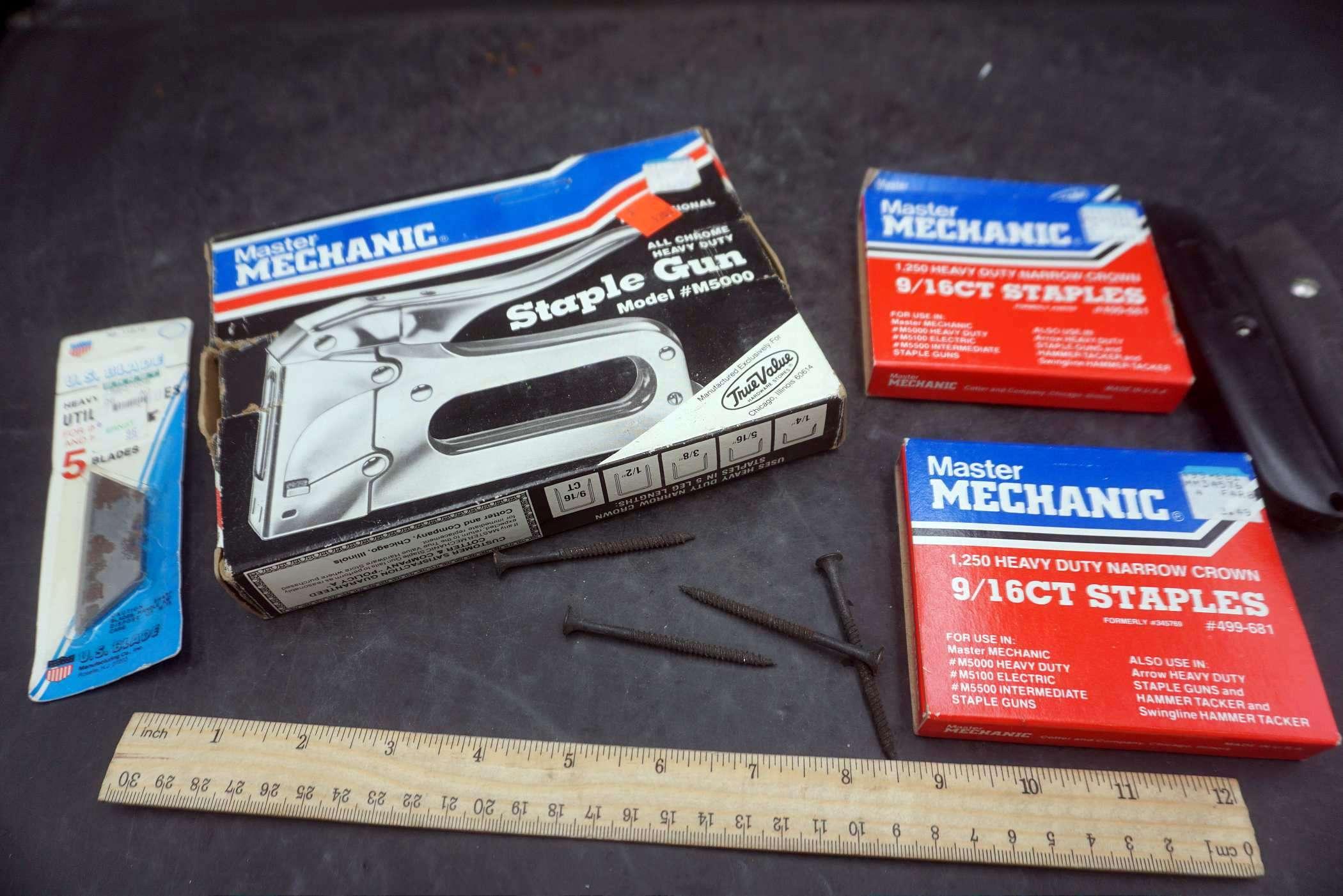 Master Mechanic Stapler Gun & Staples