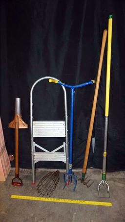 Yard Tools & Step Stool