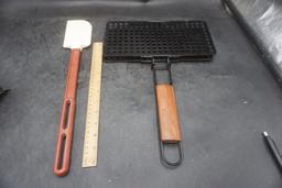 Spatulas & Grilling Tools