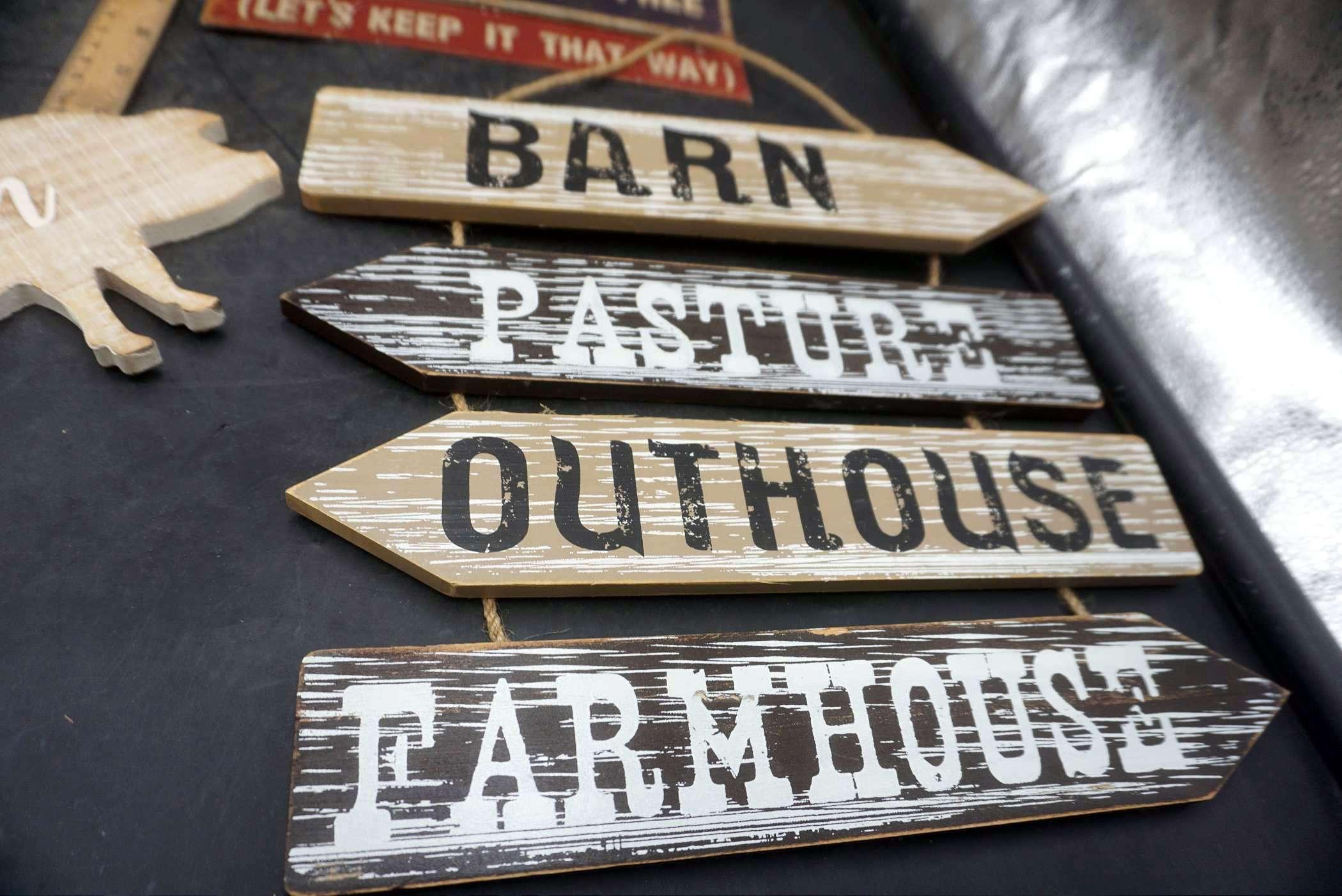 Wooden (1 Metal) Farmhouse Decor Signs