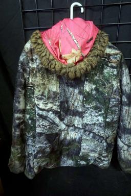 Women'S Mossy Oak Camo Coat (Small Or Large?)