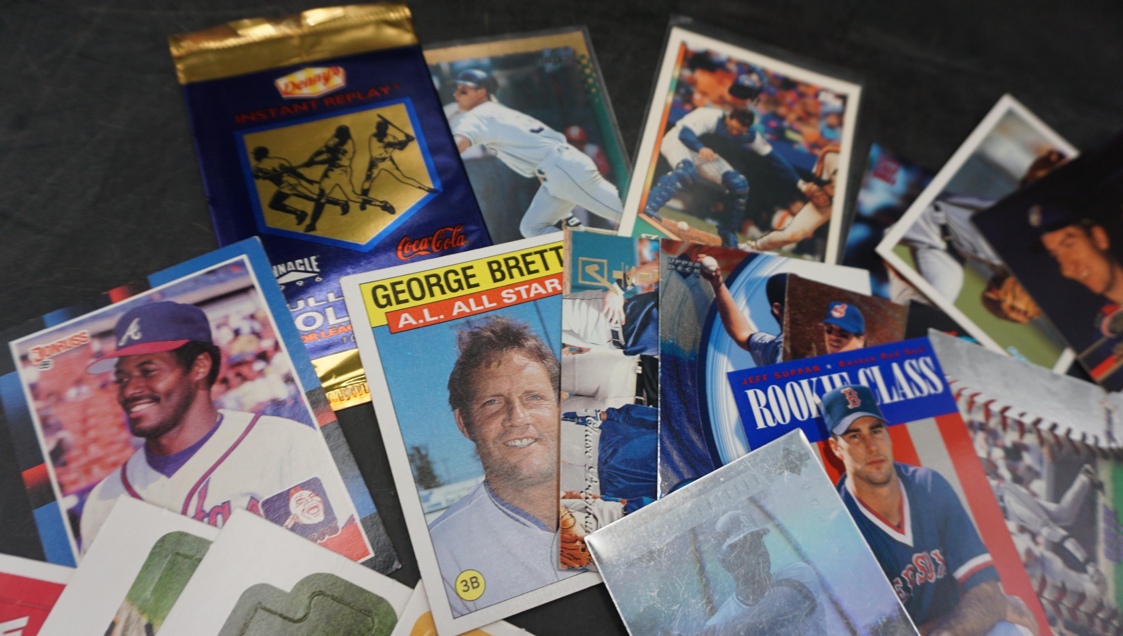 18 Baseball Cards & 15 Baseball Puzzle Cards