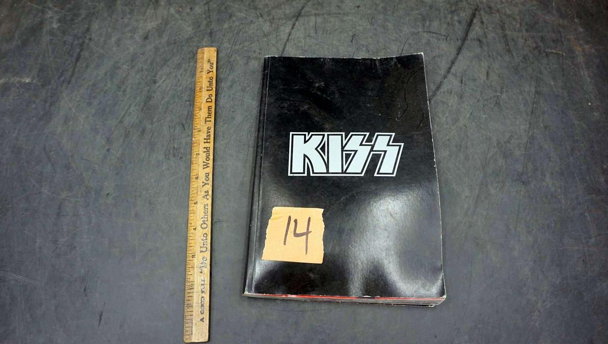 Kiss Book