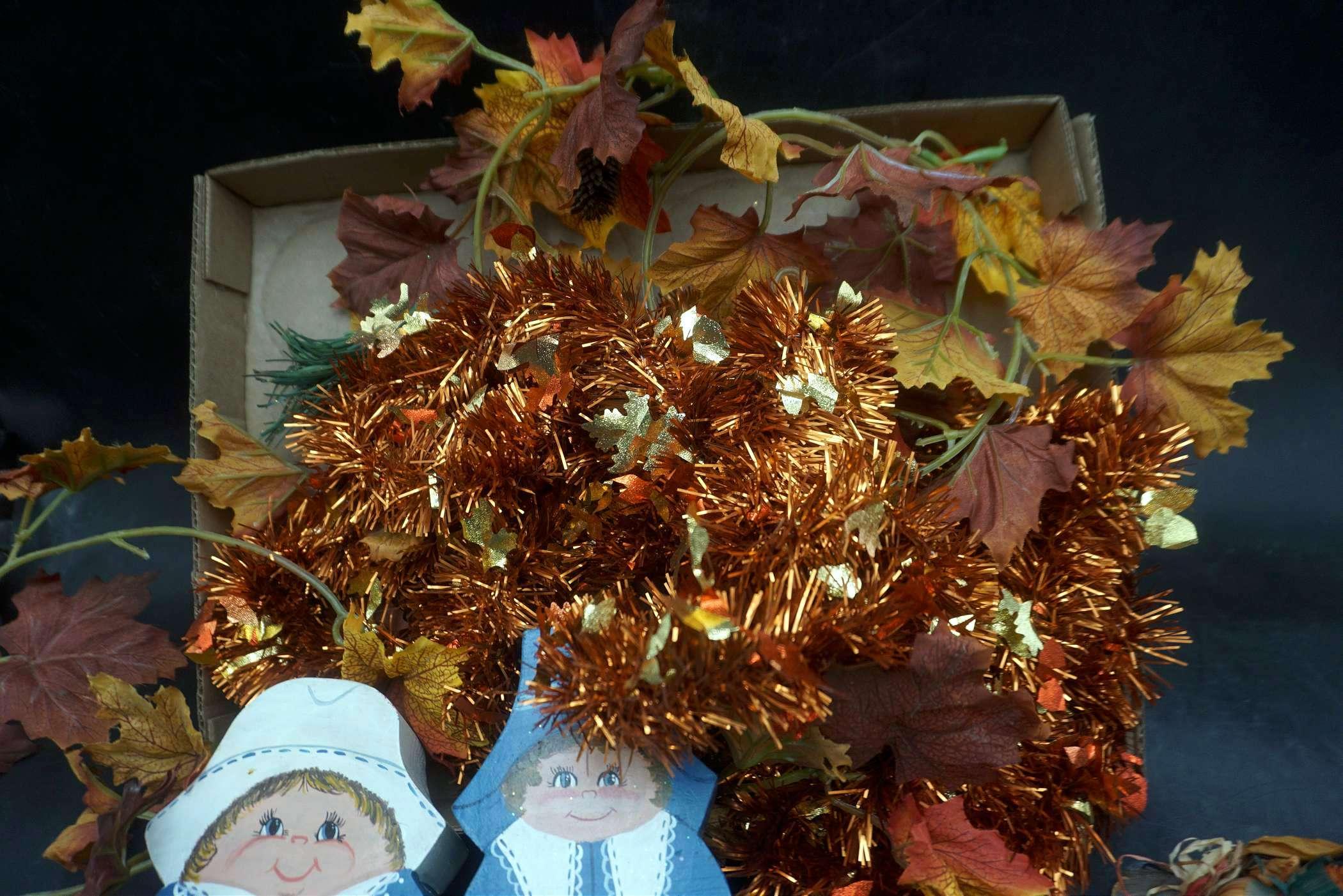 Leaves & Tinsel, Wooden Pilgrim Figurines, Scarecrow Figurine